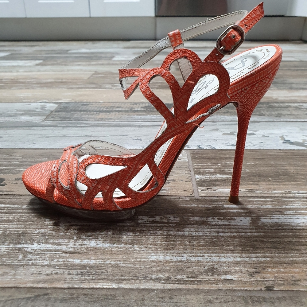 Alice+Olivia size 5.5 (36.5) heels